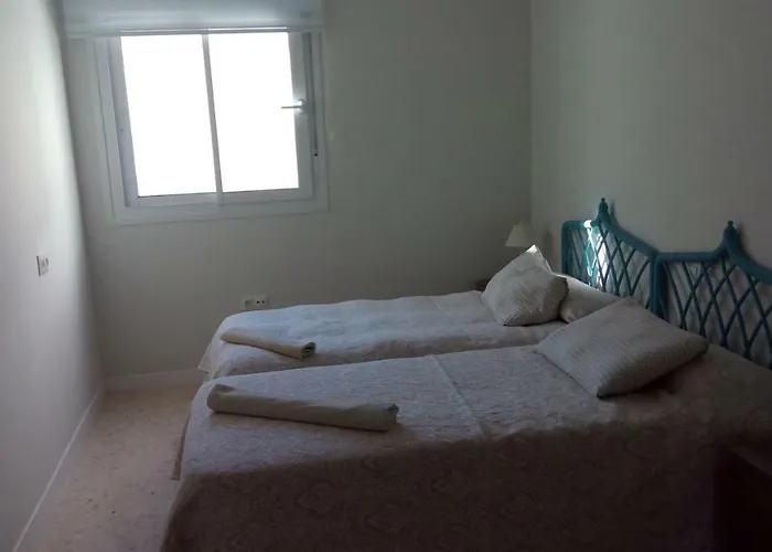 Quiet Downtown Apartment *